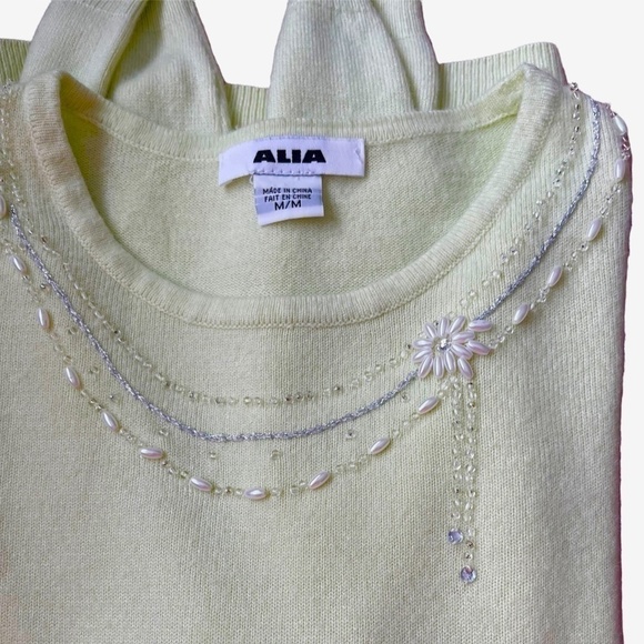 Alia Vintage pale green sweater pearl detail beads crew neck long sleeve Medium - Picture 9 of 15
